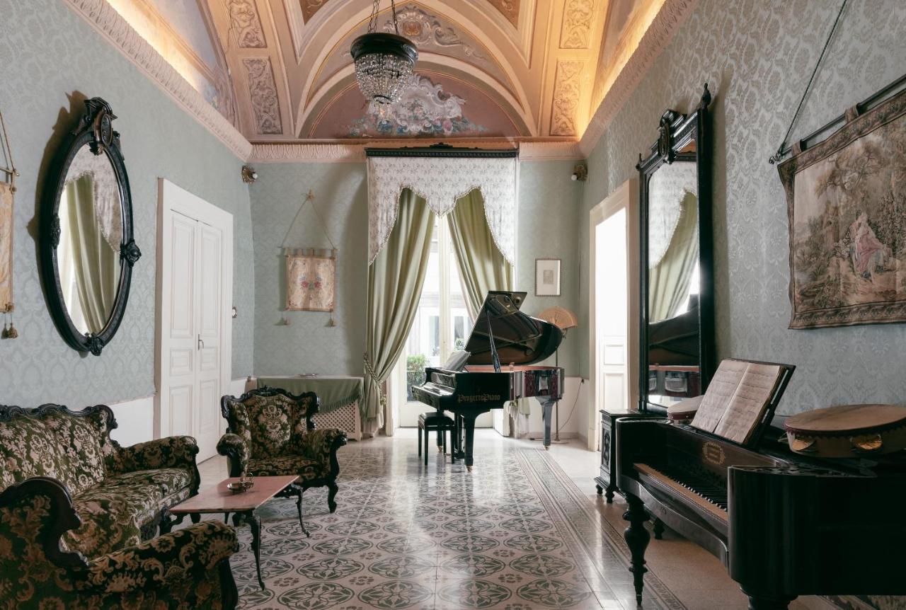 Carafa Di Maddaloni Residenza Di Charme Hotel Napoli Eksteriør billede