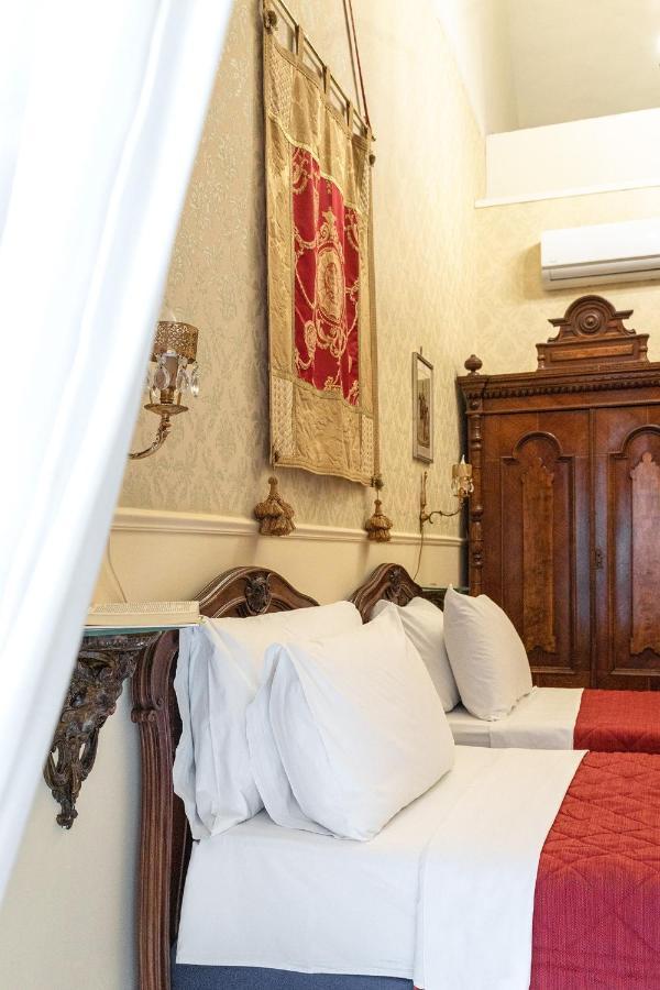 Carafa Di Maddaloni Residenza Di Charme Hotel Napoli Eksteriør billede