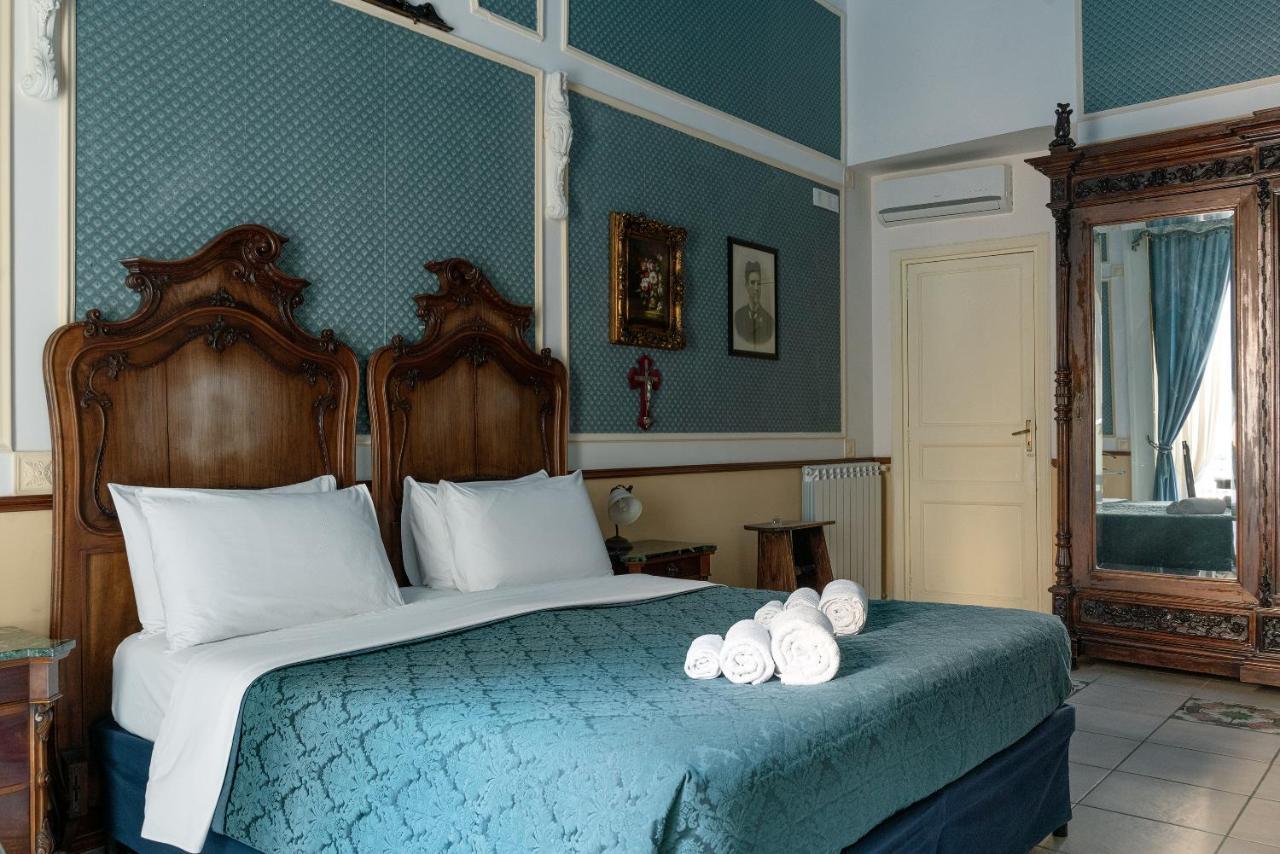 Carafa Di Maddaloni Residenza Di Charme Hotel Napoli Eksteriør billede