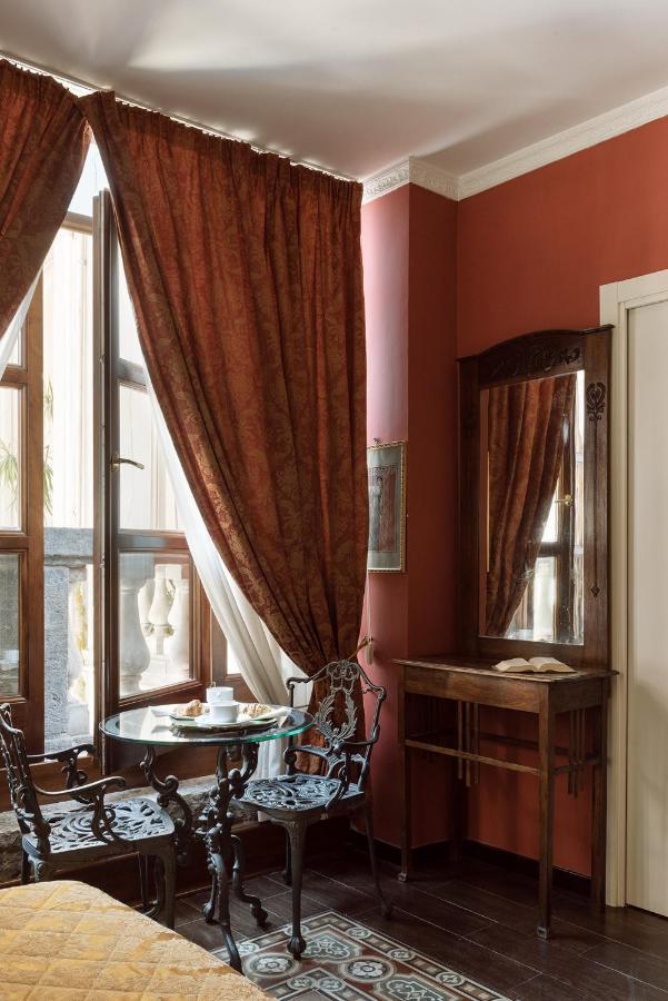 Carafa Di Maddaloni Residenza Di Charme Hotel Napoli Eksteriør billede