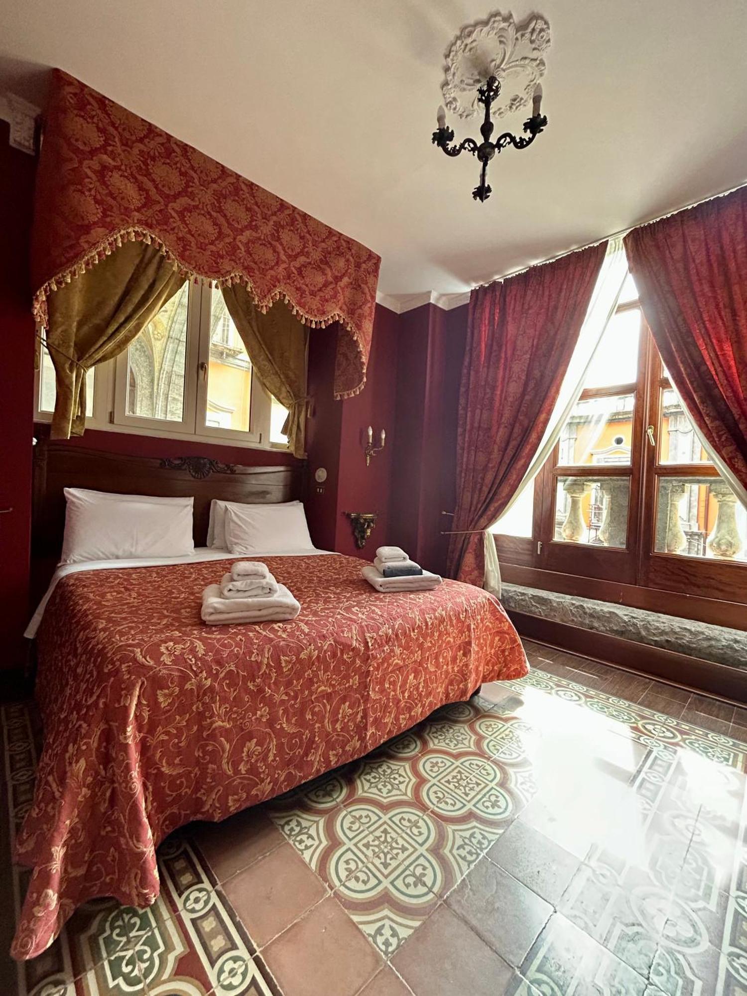 Carafa Di Maddaloni Residenza Di Charme Hotel Napoli Eksteriør billede