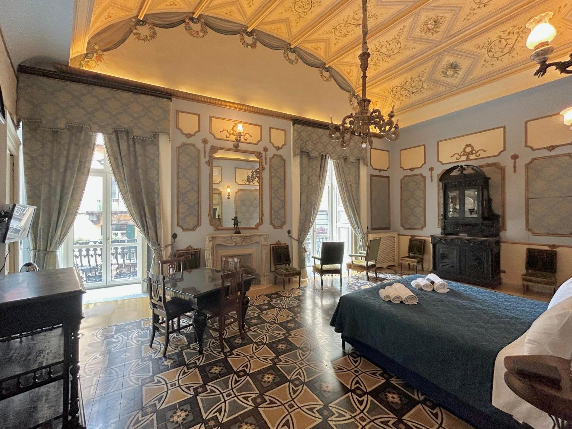 Carafa Di Maddaloni Residenza Di Charme Hotel Napoli Eksteriør billede